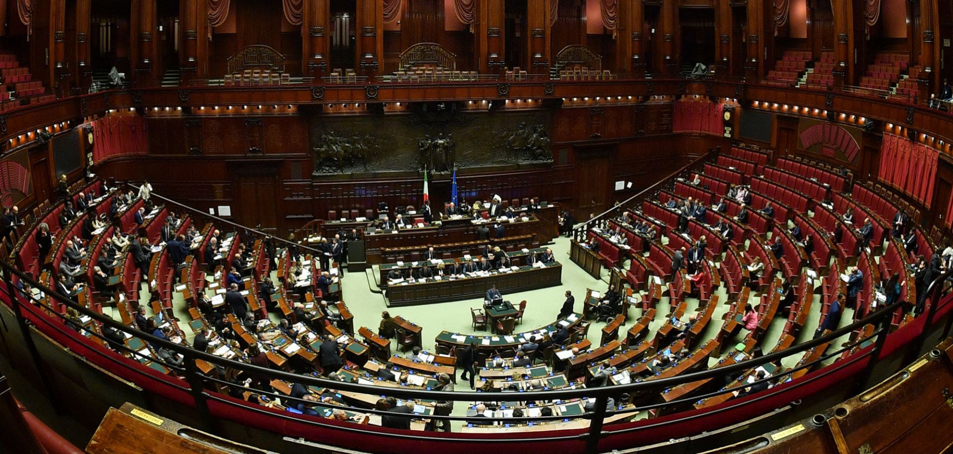 Deputies attend a session for a Parliament vote of confidence on Italy's revised 2019 budget, on December 29, 2018 in Rome.