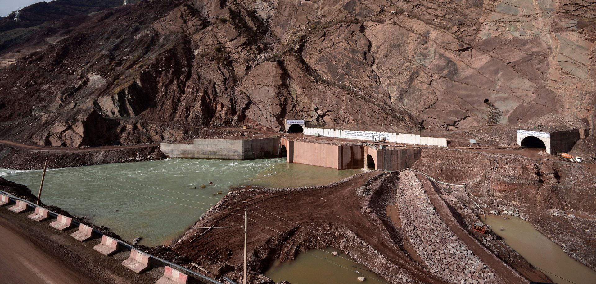 A picture taken on November 14, 2018 shows a general view of the Rogun hydro-electric dam on the Vakhsh River in southern Tajikistan.