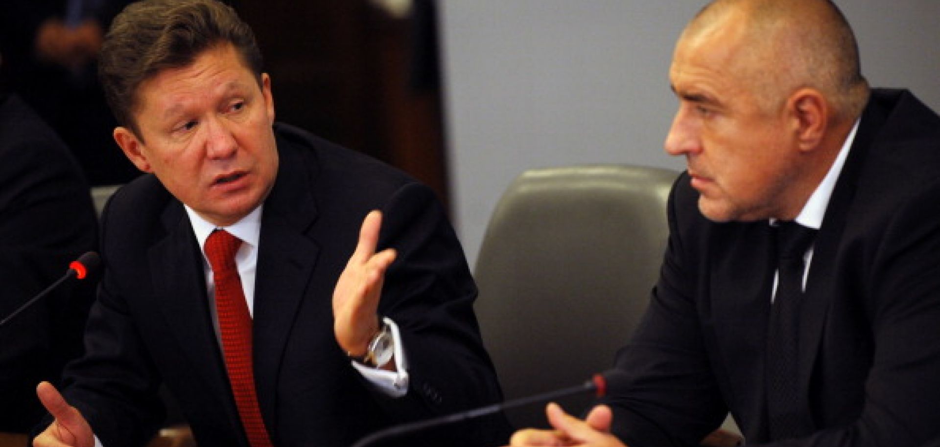 Bulgarian Prime Minister Boyko Borisov (R) and Gazprom CEO Alexei Miller after signing an agreement for the South Stream pipeline in Sofia on Nov. 15