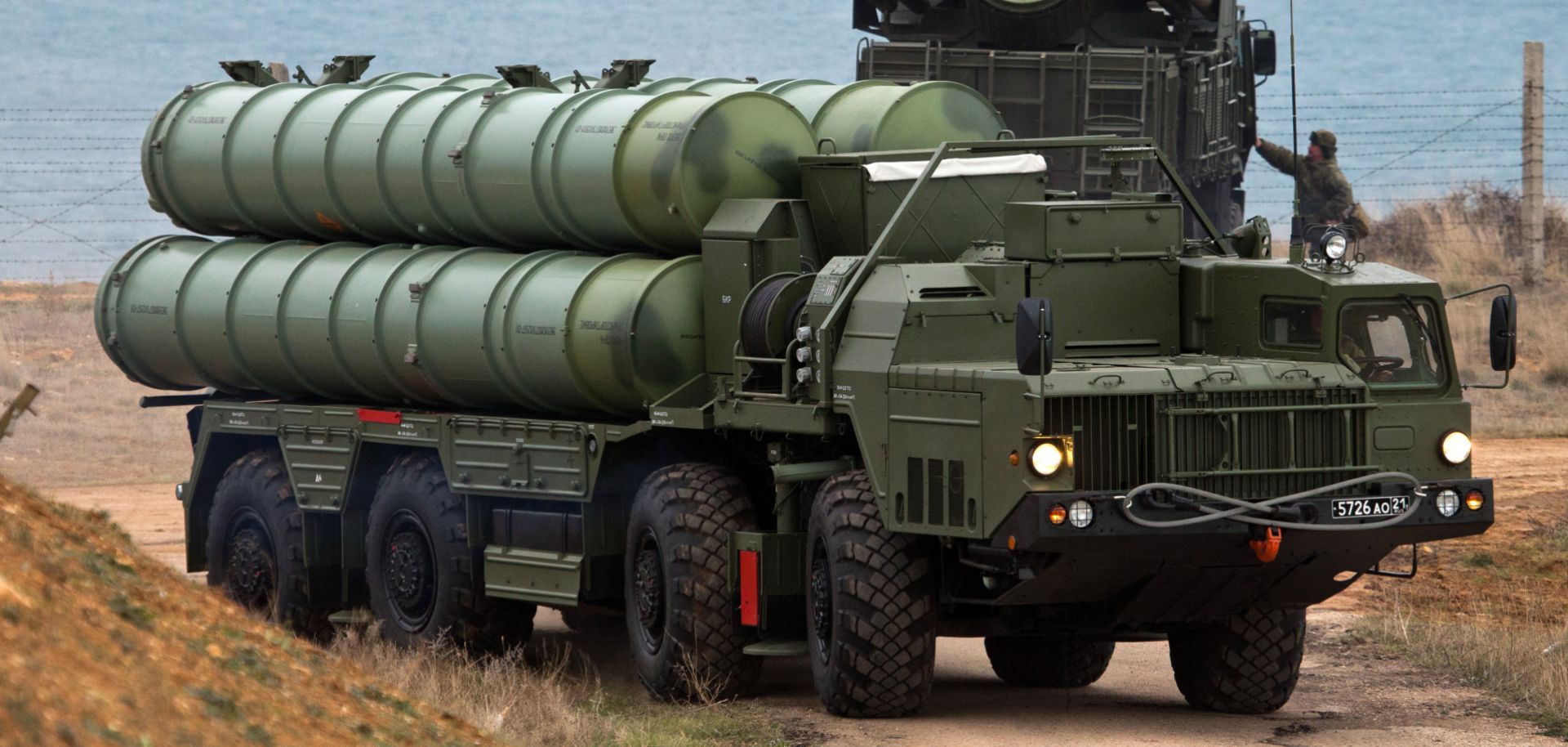 This file photo shows an S-400 Triumf surface-to-air missile system belonging to the Russian Southern Military District's missile regiment in Sevastopol in Jan. 13, 2018.